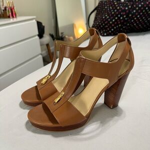 Michael Kors, Berkley Lock Leather Platform Sandal, size 9, worn once